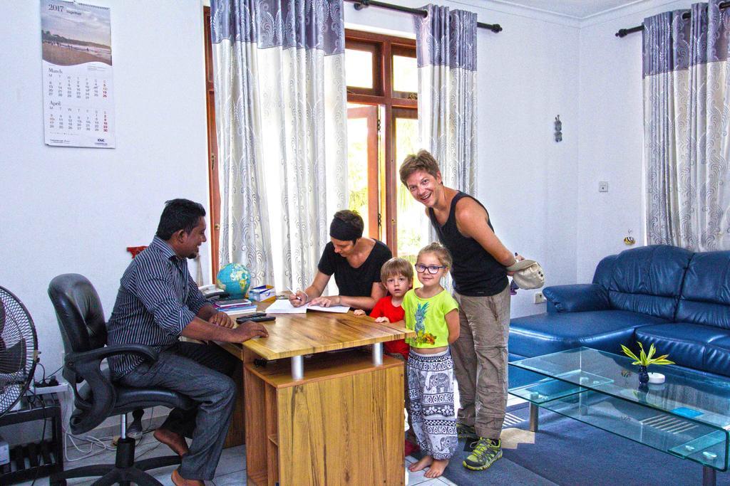 The Blue Beach Guesthouse Negombo Dış mekan fotoğraf