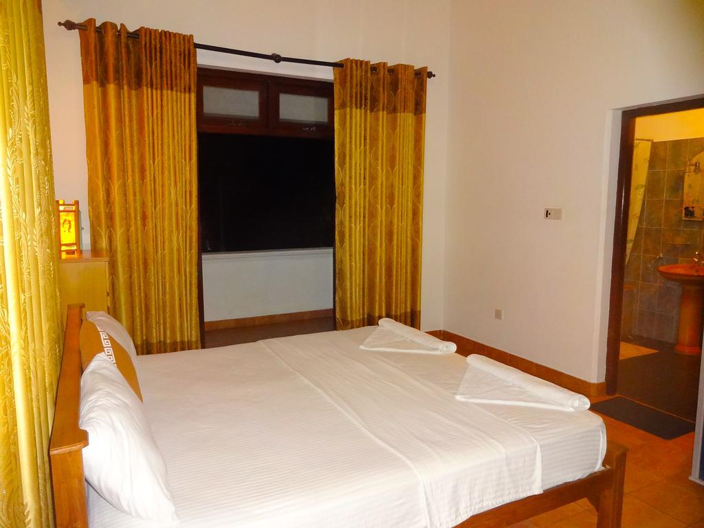 The Blue Beach Guesthouse Negombo Dış mekan fotoğraf